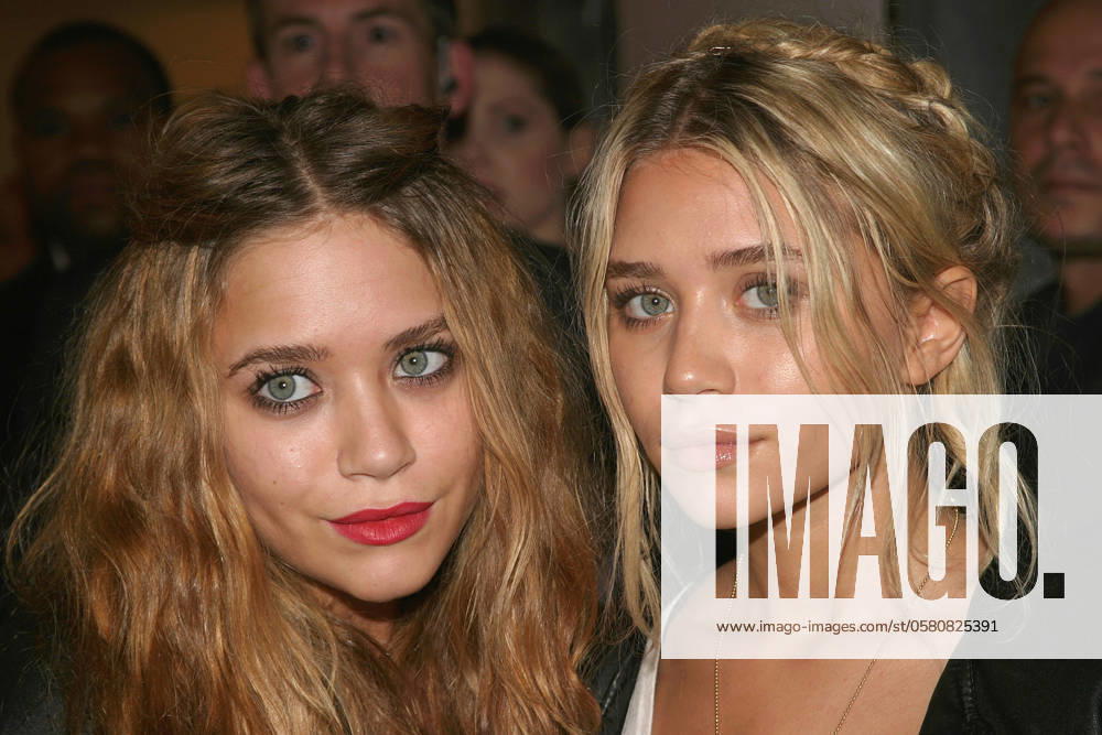 FREE ARTS ANNUAL ART AUCTION BENEFIT MARY KATE OLSEN AND ASHLEY OLSEN AT THE FREE ARTS ANNUAL ART AUCTION BENEFIT HELD AT THE PHILLIPS DE PURY GALLERY. NEW YORK CITY. 23 MAY 2006. ANA MATRONIC AT THE SCISSOR SISTERS PREVIEW OF THEIR DOCUMENTARY HURRAH! A YEAR OF TA-DAH AT THE LANDMARK SUNSHINE CINEMA. NEW YORK CITY. 4 DECEMBER 2007. ANA MATRONIC AT THE SCISSOR SISTERS PREVIEW OF THEIR DOCUMENTARY HURRAH! A YEAR OF TA-DAH AT THE LANDMARK SUNSHINE CINEMA. NEW YORK CITY. 4 DECEMBER 2007. MARY KATE OLSEN AND ASHLEY OLSEN,