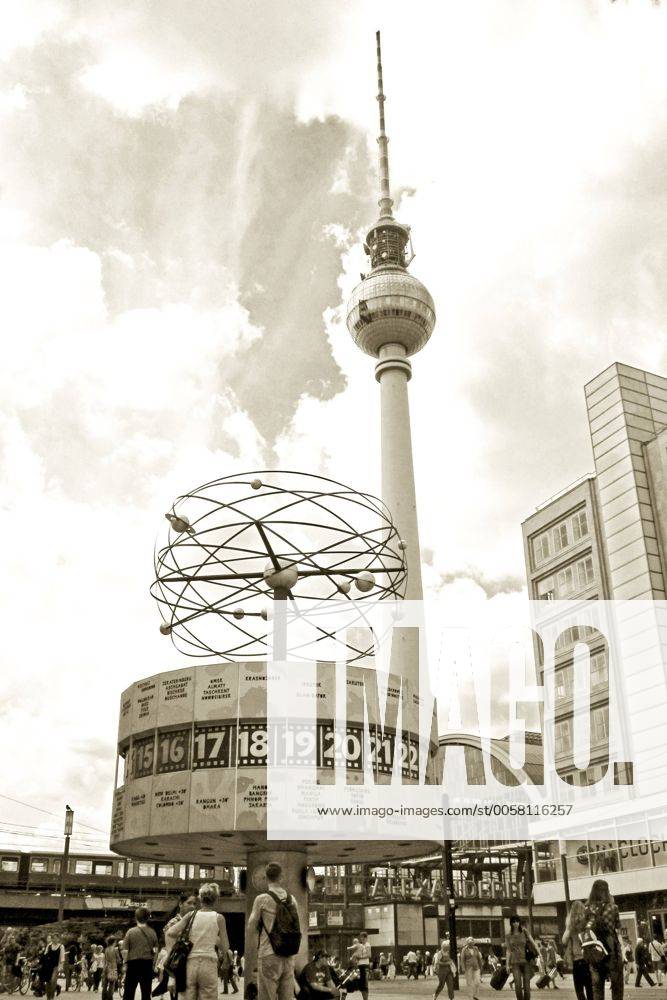 Urania-Weltzeituhr Sightseeing Berlin Foto:xP.xSkupinx xFuturexImage