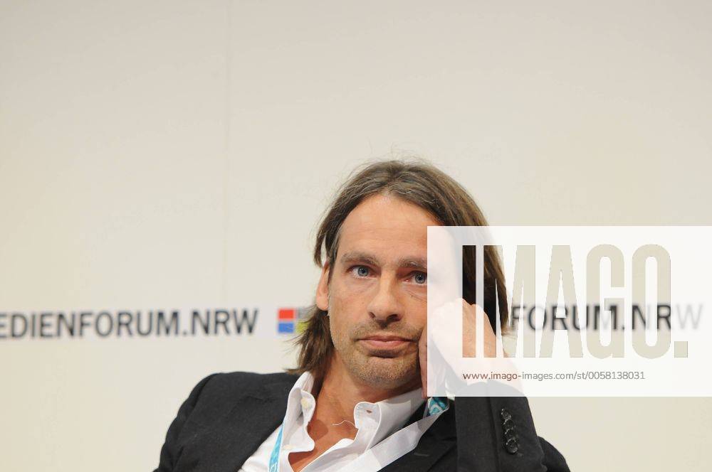Richard David Precht, Philosoph und Autor spricht und diskutiert am 19.06.2012 beim 24. Medienforum NRW 2012 in Köln. An 3 Tagen diskutieren Medienschaffende und Entscheider und steht unter dem Motto Schöne neue Medienwelt: vernetzt, offen, mobil .