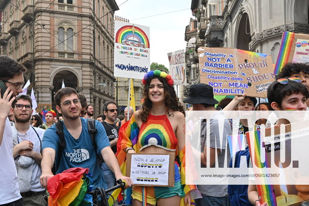 People attend the Torino Pride 2024, in Turin, Italy, 15 June 2024, under the motto d amore e di lotta (of love and struggle). ANSA ALESSANDRO DI MARCO Turin Italy - ZUMAa110 20240615_zaf_a110_040