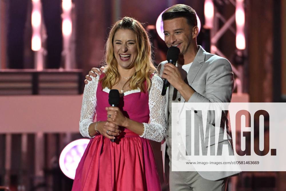 Bad Kleinkirchheim St Oswald am Hoferriegel in Austria AUT Wenn die Musi spielt Open Air 2024 Stefanie Hertel and Marco Ventre,