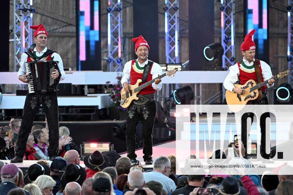 Bad Kleinkirchheim St. Oswald am Hoferriegel in Österreich (AUT) - Wenn die Musi spielt Open Air 2024 - Die jungen Zillertaler,