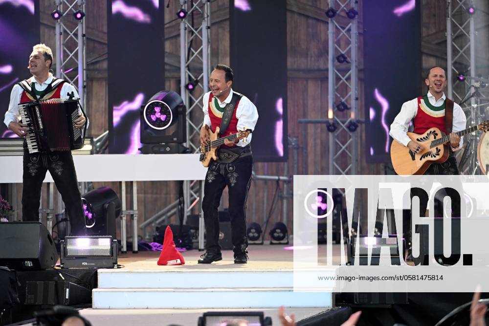 Bad Kleinkirchheim St Oswald am Hoferriegel in Austria AUT Wenn die Musi spielt Open Air 2024 Die jungen Zillertaler,