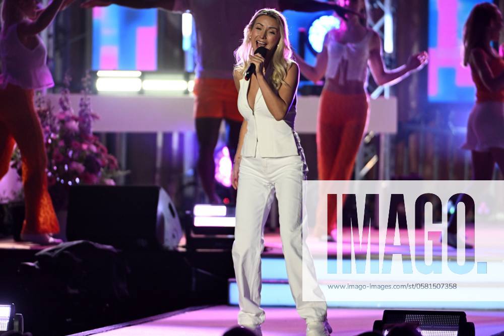 Bad Kleinkirchheim St Oswald am Hoferriegel in Austria AUT Wenn die Musi spielt Open Air 2024 Anna Carina Woitschack,