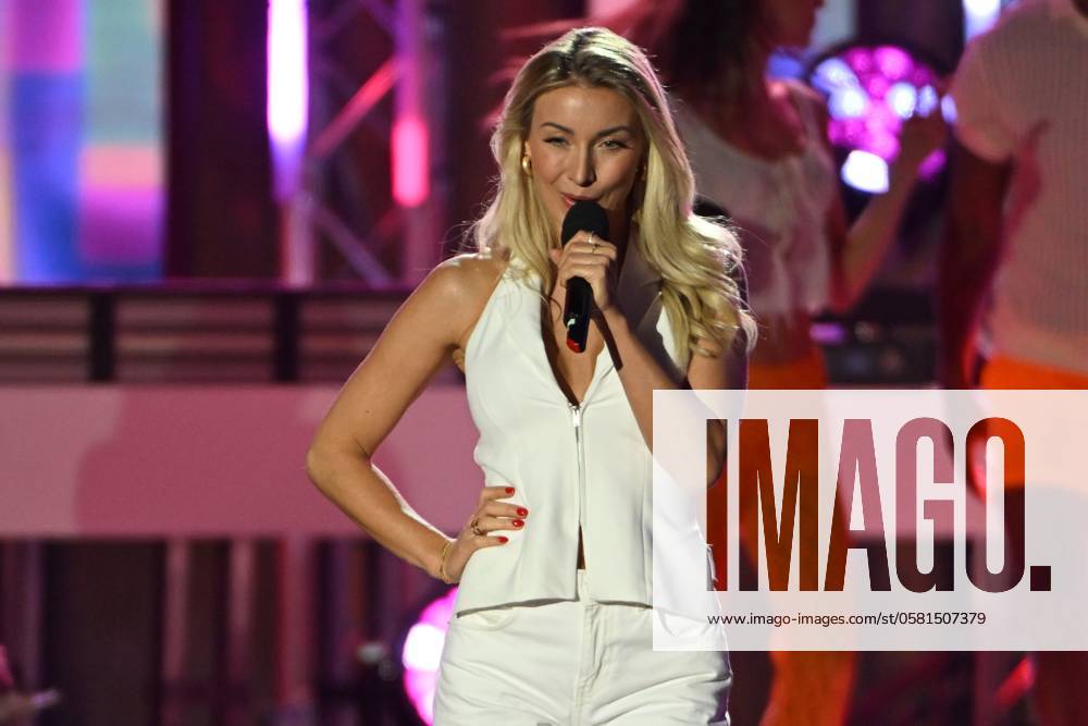 Bad Kleinkirchheim St Oswald am Hoferriegel in Austria AUT Wenn die Musi spielt Open Air 2024 Anna Carina Woitschack,