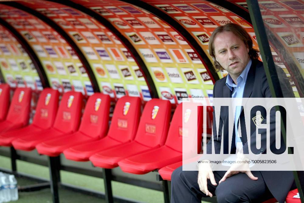 Trainer Jean Guy Wallemme - RC Lens ( ) - 25.04.2010 - Ligue 1 - LedoyenBenoitxPanoramiC