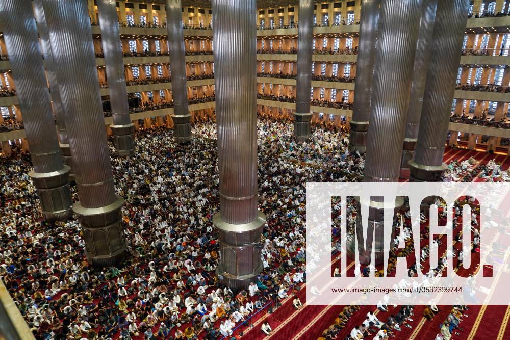 Indonesian Muslims performed the Eid al-Adha prayer for the 10th of Dhu al-Hijjah, 1445 Hijri, at the Istiqlal Mosque. The government declared Eid al-Adha 1445 Hijri on June 17, 2024. Jakarta Indonesia - ZUMAraye 20240617_mda_m265_1060