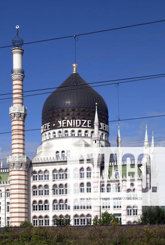 Tabakfabrik Yenidze, erbaut im Stil einer orientalischen Moschee, heute Bürogebäude und Restaurant, Dresden, Sachsen, Deutschland, Europa, ÖffentlicherGrund iblrbb02272936