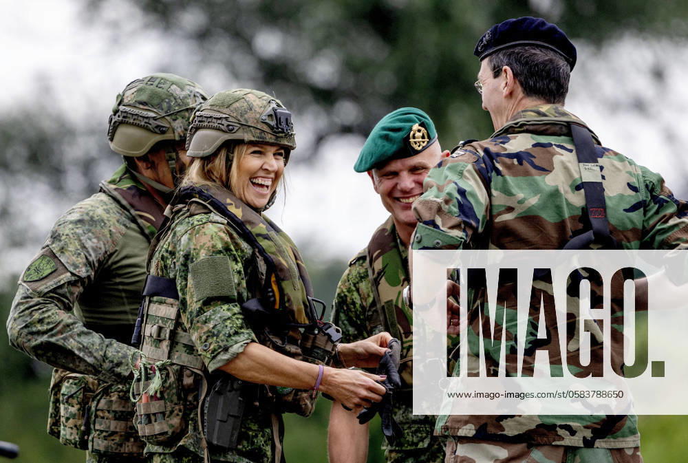 Den Bosch Queen Maxima visited the army Engineer Regiment, a combat support unit, where she received an explanation of the units activities and participated in an exercise at Fort Crevecoeur in Hertogenbosch. Â