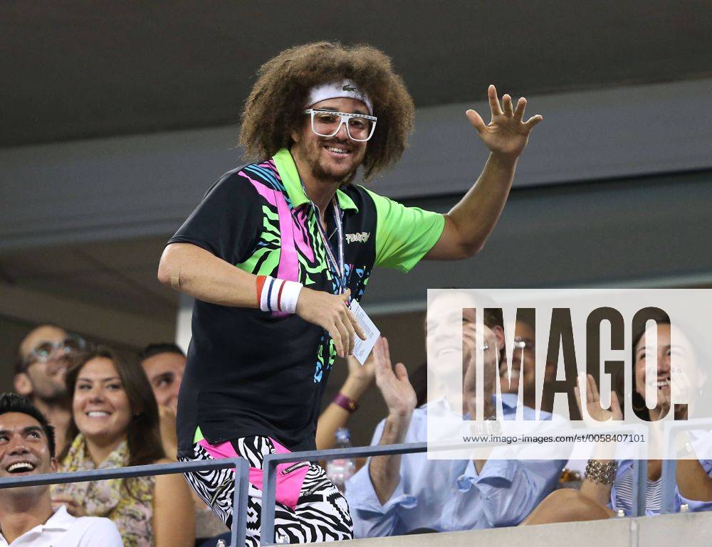 US Open 2012, USTA Billie Jean King National Tennis Center, Flushing Meadows, New York, ITF Grand Slam Tennis Tournament . Musiker Redfoo von LMFAO in der VIP Loge, Querformat,Feature,