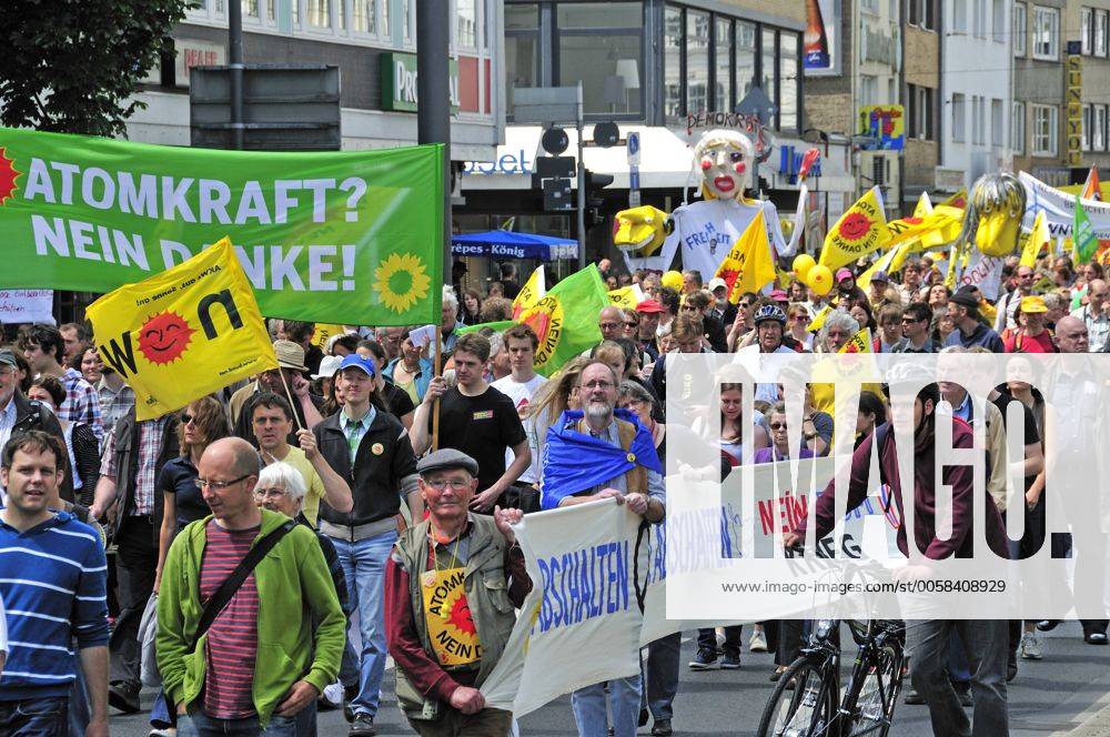 Anti-Atomkraft-Demonstration, Deutschland, Nordrhein-Westfalen, Bonn anti-nuclear demonstration, Germany, North Rhine-Westphalia, Bonn BLWS290937