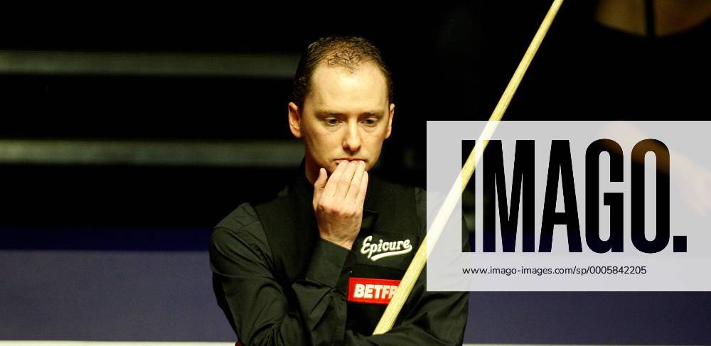 SHEFFIELD, ENGLAND - 30th April 2010 : Graeme Dott of Scotland in action , during the semi-finals- (best of 33 frames) at the Betfred World Snooker Championships at the Crucible Theater in Sheffield, England.