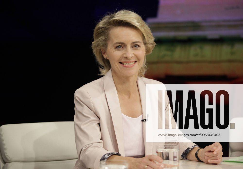 Berlin, maybrit illner, der Polit-Talk im ZDF, Thema: Arm im Alter - erst schuften, dann betteln? Foto: Arbeitsministerin Ursula von der Leyen