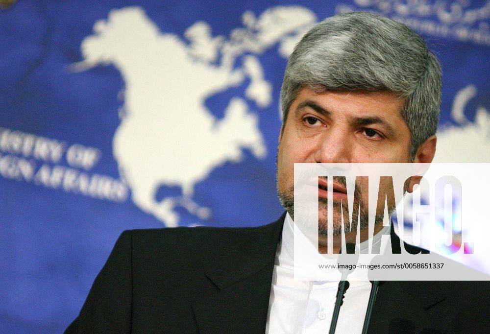 TEHRAN, Oct. 30, 2012 - Iran s Foreign Ministry spokesman Ramin Mehmanparast speaks during a press conference in Tehran, Oct. 30, 2012. Iran s Deputy Foreign Minister for Asia and Oceania Abbas Araghchi said Tuesday that his country is hopeful about the success of next round of nuclear talks with world powers, Press TV reported. (Xinhua Ahmad Halabisaz)(ctt) IRAN-TEHRAN-NUCLEAR-PRESS CONFERENCE