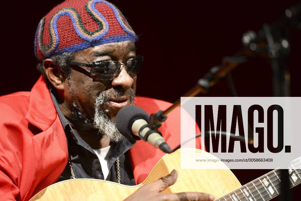 Solokonzert des James Blood Ulmer im Rahmen des 17. Salzburger Jazzhebstes 2012 in der Stiegl Brauwelt in Salzburg - Soulgitarrist James Blood Ulmer 2012 - Solokonzert des James Blood Ulmer im Rahmen des 17. Salzburger Jazzhebstes 2012 in der Stiegl Brauwelt in Salzburg - Soulgitarrist James Blood Ulmer