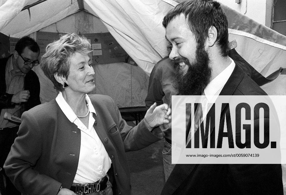 Veranstaltungen zum 1.Mai in Berlin - Sabine Bergmann, SPD, Senatorin für Arbeit und Frauen im Gespräch mit Thomas Krüger, SPD, Senator für Jugend und Sport