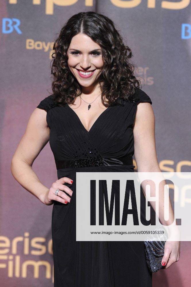 Eva Maria REICHERT,Schauspielerin,Einzelbild,angeschnittenes Einzelmotiv,Halbfigur,halbe Figur, Bayerischer Filmpreis 2013-Red Carpet,Roter Teppich,am 18.01.2013.