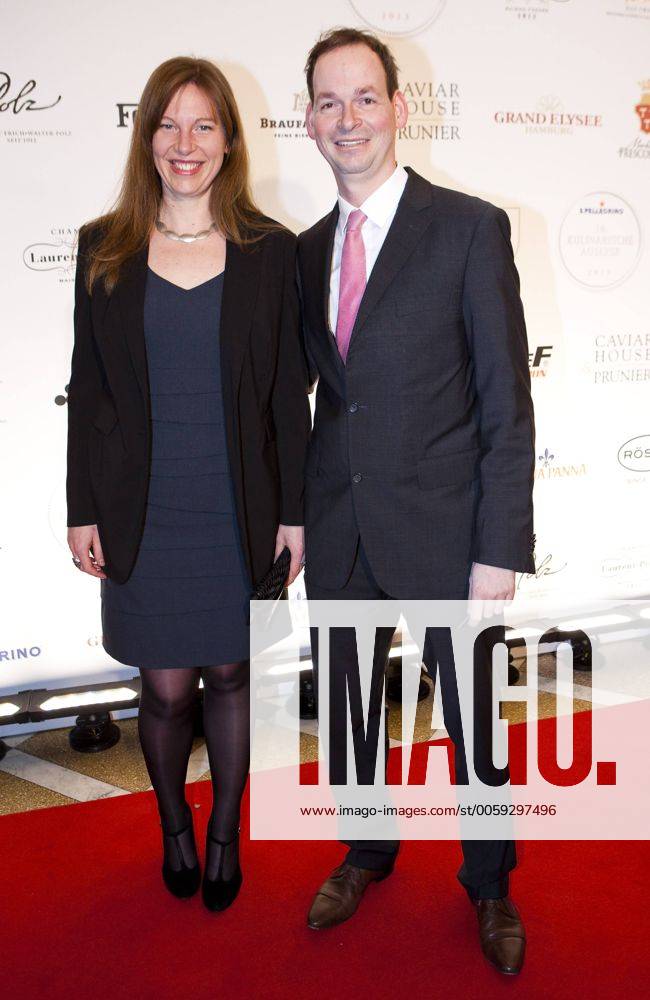 HAMBURG 04.02.2013 Christoph Rüffer ( Sternekoch Vier Jahreszeiten ) und Freundin Birthe Meyer . Gastro-Glamour Event San Pellegrino Kulinarische Auslese im Hamburger Curio Haus am 04.02.2013 in Hamburg, Germany .