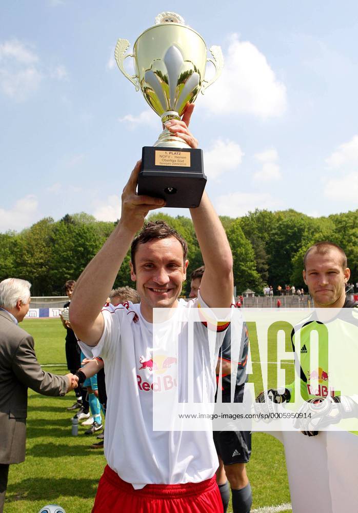 RB Leipzig LEIPZIG,DEUTSCHLAND,22.MAI.10 - FUSSBALL - Oberliga Sued, RasenBallsport Leipzig. Bild zeigt den Jubel von Ingo Hertzsch (RB Leipzig).