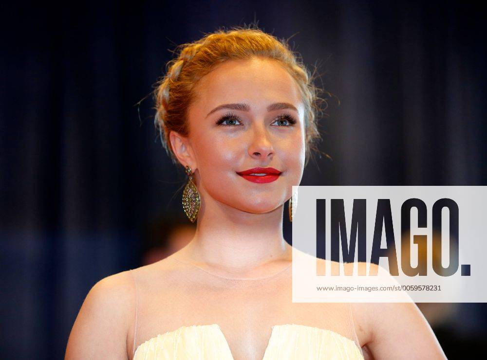 Actress Hayden Panettiere arrives on the red carpet at the White House Correspondents Association Dinner at the Washington Hilton in Washington, DC on April 27, 2012. WAP20130427819