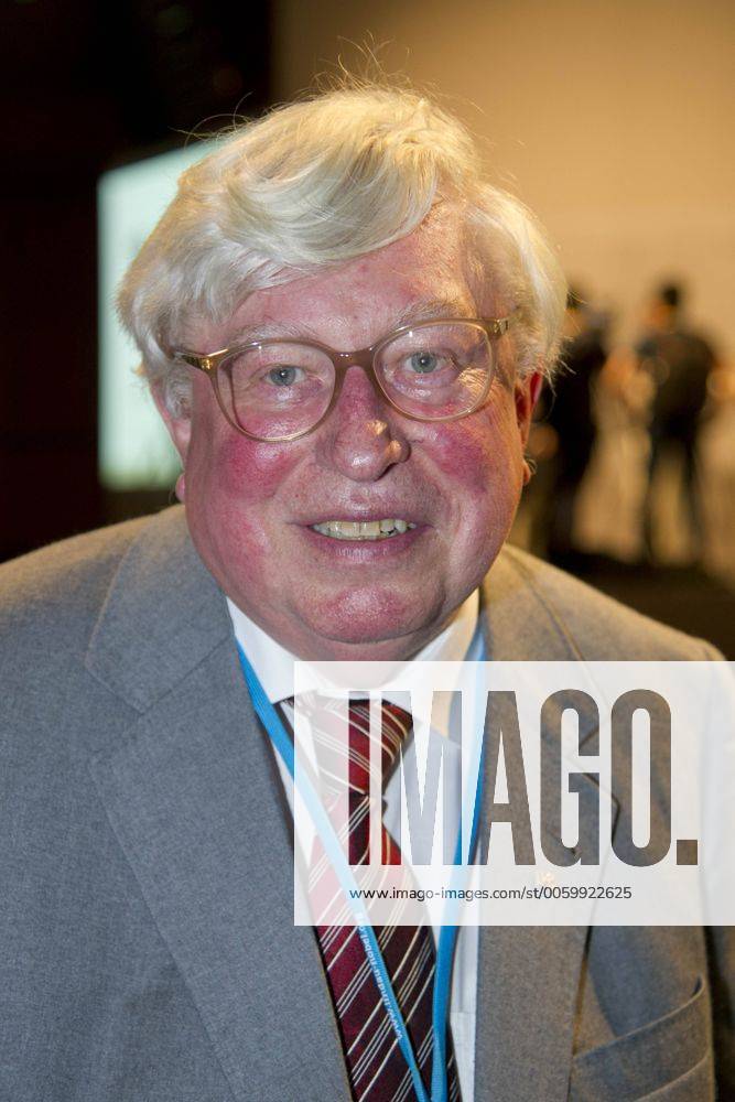 Gerhard ERTL, Deutschland, Nobelpresitraeger Chemie, Portraet, Porträt, Portrait, angeschnittenes Einzelbild, Einzelmotiv, Eroeffnung des 63rd Lindau Nobel Laureate Meeting, Opening Ceremony, 30.06.2013. Â