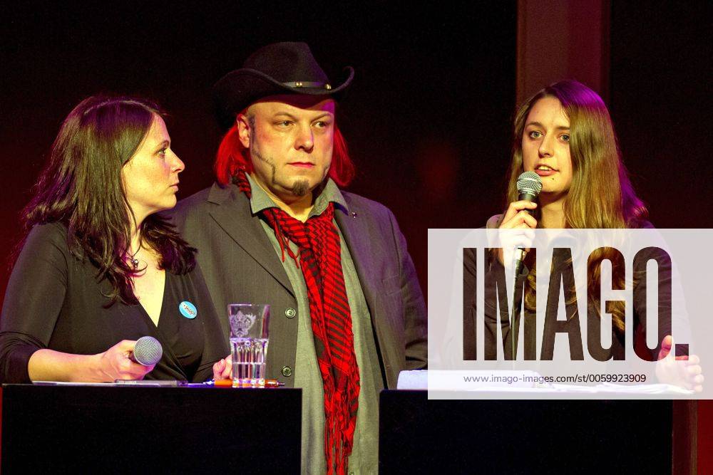 Cornelia Otto, Bruno Gert Kramm und Katharina Nocun beim Wahlkampfauftakt der Piratenpartei Deutschand im Ritter Butzke. Berlin, 30.06.2013 Foto:xM.xGolejewskix xFuturexImage