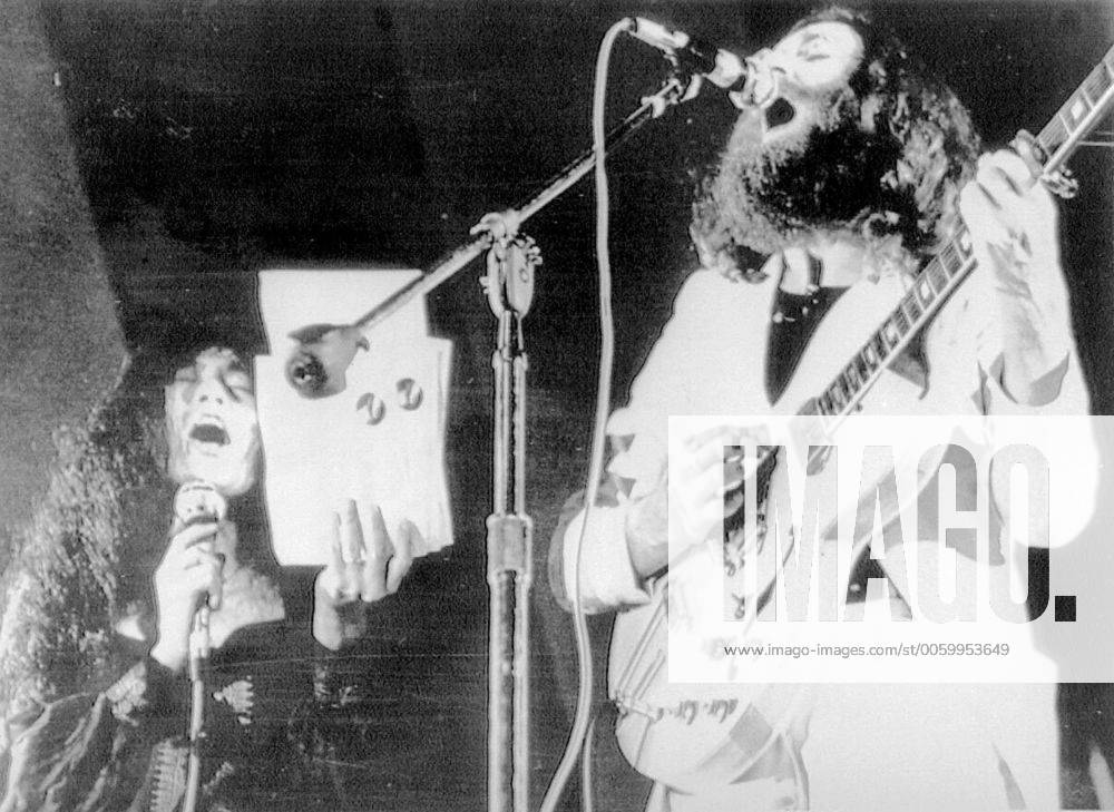 John Lennon and his wife Yoko Ono performing at the Toronto Rock & Roll Revival in an unscheduled appearance. During the performance the couple were booed off the stage. 20,000 fans waited for four hours before the couple went on at the Varsity Arena, in their first stage appearance together. 14th September 1969 UnitedArchives00159613