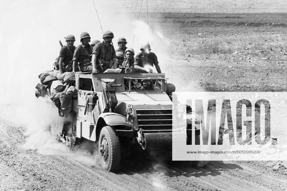 Israeli troops mobilise in an armoured car during the Yom Kippur War 1973 UnitedArchives00551392