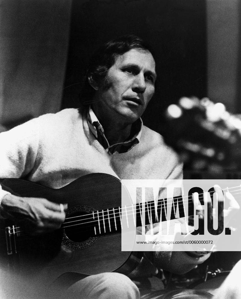 Chet Atkins, US country and western singer UnitedArchives00555818