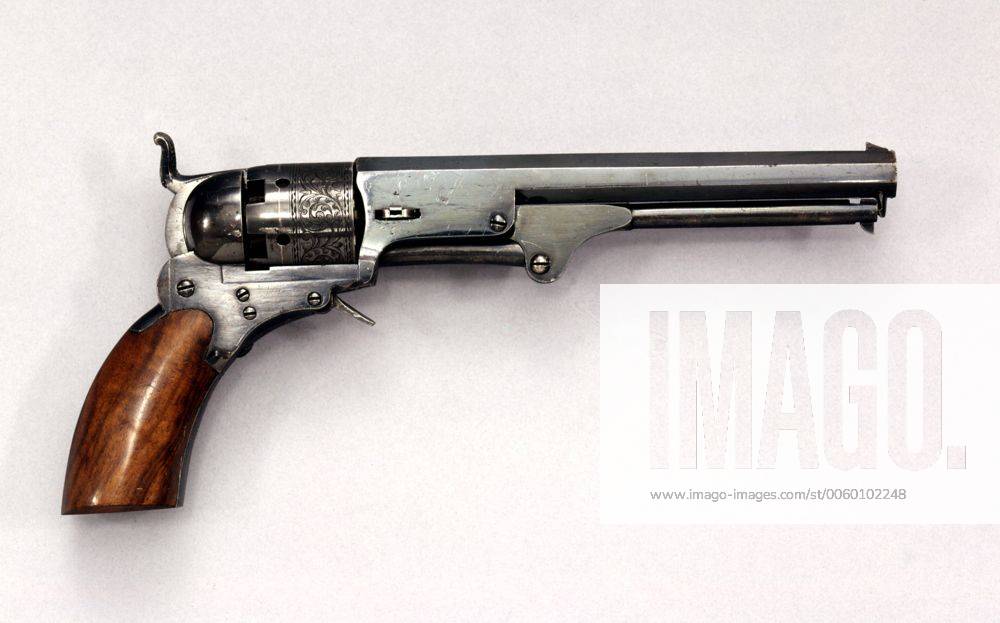 Paterson type percussion revolver similar to those made by the Patent Arms Manufacturing Co. Paterson New Jersey, 1836-42. Five shot single action .28 calibre weapon UnitedArchives00933632