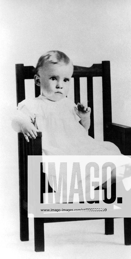 Richard Nixon at 9 months old UnitedArchives01006843