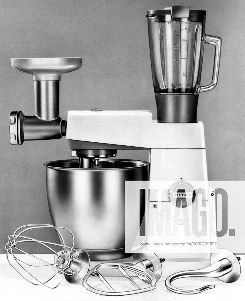 IMAGO Creative: Haushaltsgeräte - Küchenmaschine Kenwood Chef Electric Mixer. costs £31 10s 7 February 1959, Küche, Küchenmaschine, Koch, kochen, Chefkoch, Maitre, Küche, Sternekoch UnitedArchives01012749