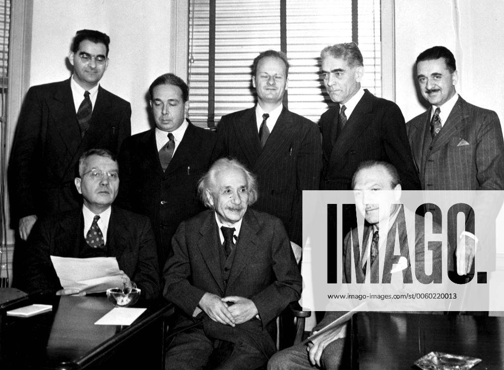 Albert Einstein and other scientists Left to right, front: Harold C Urey, Vice Chairman Professor of Chemistry, Chicago, Professor Albert Einstein, and Selig Hecht, Honorary Vice Chairman, Professor of Biophysics, Columbia. Rear left to right, Victor F Weisskopf, Professor of Physics MIT Leon S Szilard, Biophysics Chicago, Hans A Bethe, Physics, Cornell University Thorfin R Hogness, professor of Chemistry, University of Chicago, and Philip M Morse Professor of Physics MIT 21st November 1946 Professor Albert Einstein launches campaign for Atomic education UnitedArchives01018263