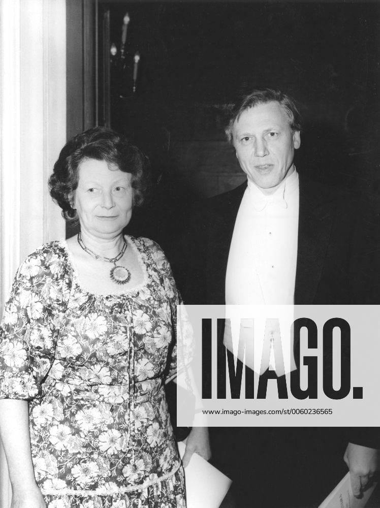 IMAGO ICONS: Sir David Attenborough David Attenborough and his wife Jane in London on 15th May 1980. Â UnitedArchives01032228