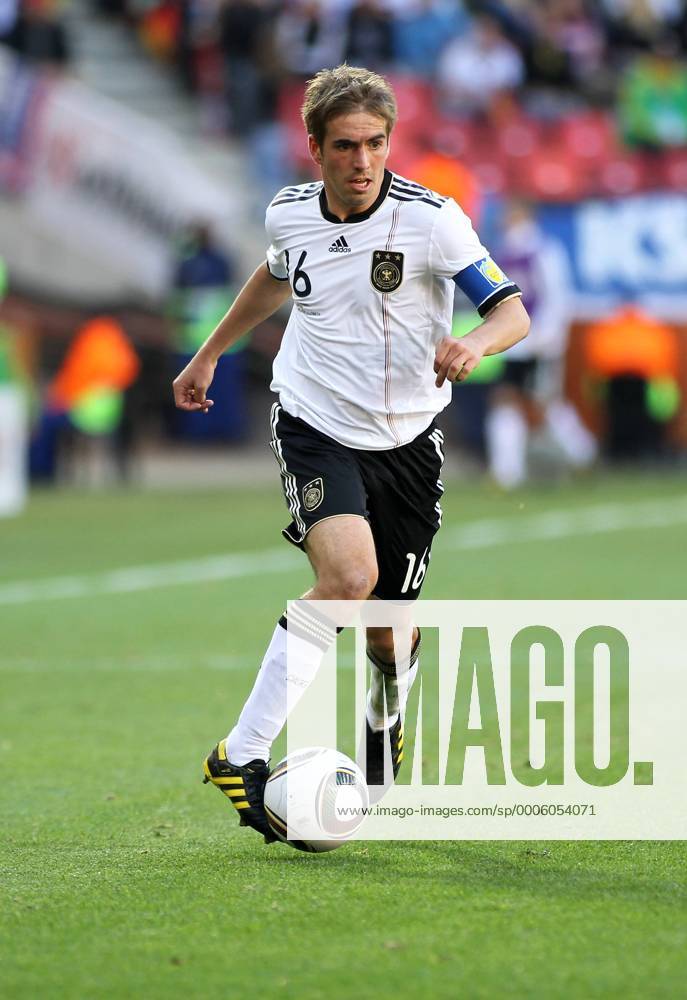 Fussball FIFA Weltmeisterschaft 2010 Port Elizabeth 18.06.2010 Deutschland (GER) - Serbien (SRB) 0:1 Philipp LAHM (Deutschland, No.16) -