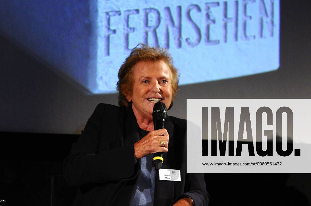 Die Journalistin und Filmproduzentin Gisela Marx redet am 01.10.2013 in Köln auf dem Symposium der Deutschen Akademie für Fernsehen (DAfF).
