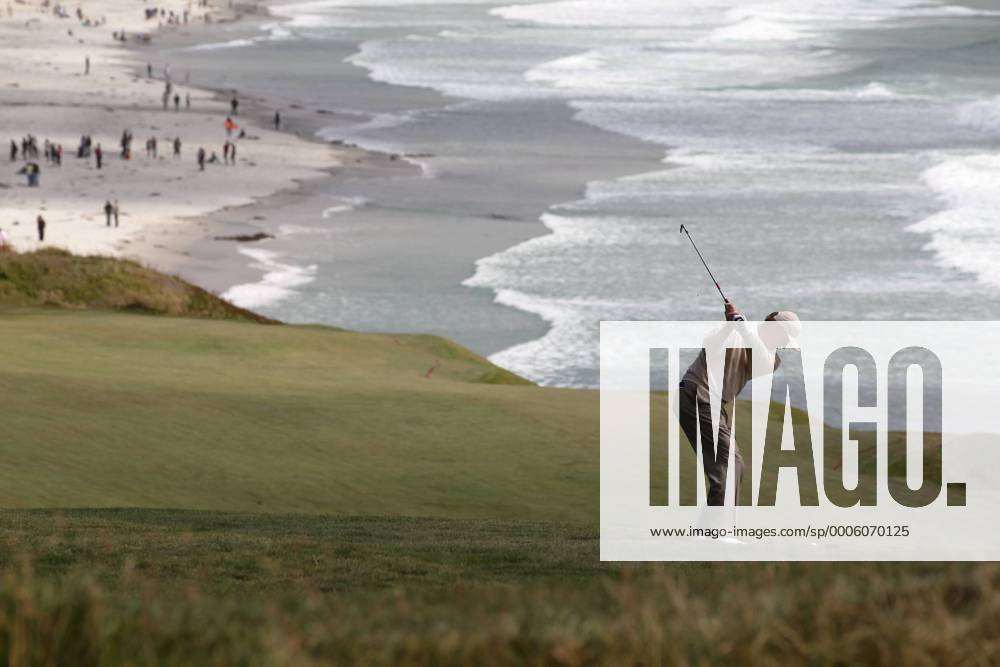 Ernie Els (RSA), JUNE 20, 2010 - Golf : Ernie Els of South Africa on the 9th hole during the fourth round of the U.S. Open at Pebble Beach Golf Links in Pebble Beach, California. (013402) o0 South Africa Strand Meer Landschaft Sportstätte Golfkurs Kurs Golfplatz USA