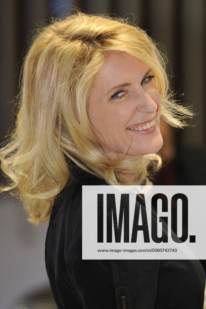 Maria FURTWÄNGLER (Schauspielerin),Einzelbild,angeschnittenes Einzelmotiv,Portraet,Portrait,Porträt,lacht,lachen, lachend,optimistisch,gutgelaunt. Verleihung der Querdenker Awards 2013 am 21.11.2013.
