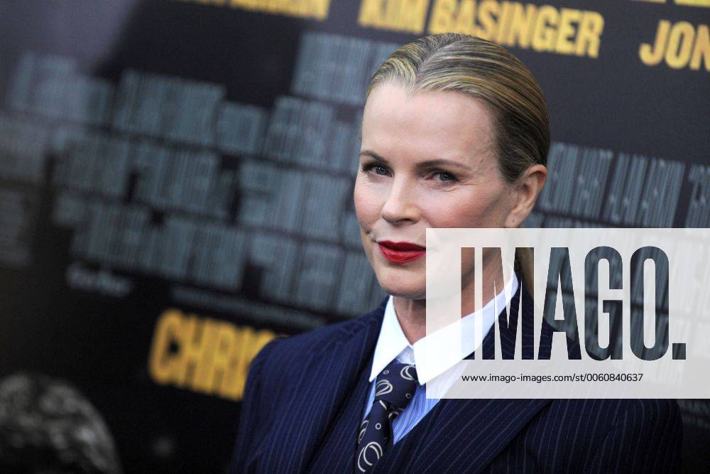 Kim Basinger beim Special Screeening von Grudge Match Zwei vom alten Schlag zu Gunsten vom Tribeca Film Insititute im Ziegfeld Theater. New York, 16.12.2013 Foto:xD.Tinex xFuturexImage