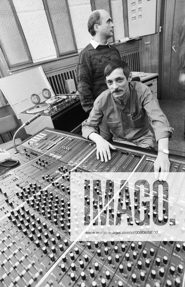 Funkhaus in der Nalepastrasse Rundfunk der DDR, Studio vom DS-Kultur im Funkhaus in der Nalepastrasse, (Deutschlandsender), DEU, Berlin-Köpenick, 23.03.1992;