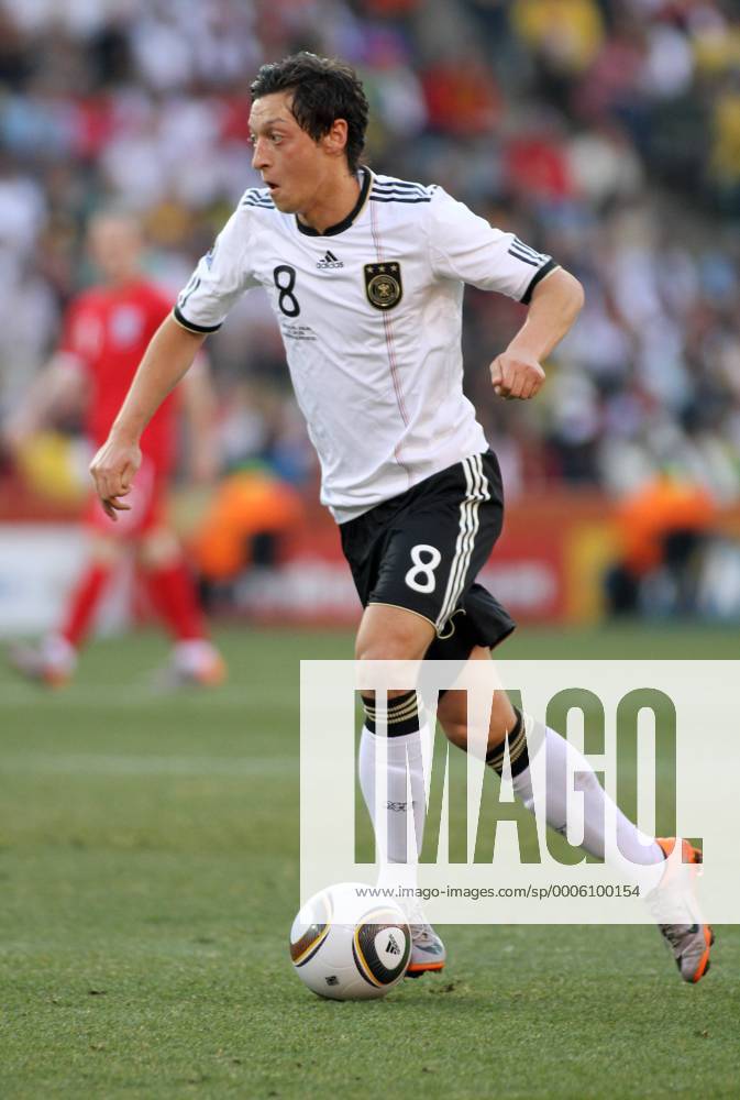 Deutschland (GER) - England (ENG) 4:1 Mesut ÖZIL (Deutschland, No.08)
