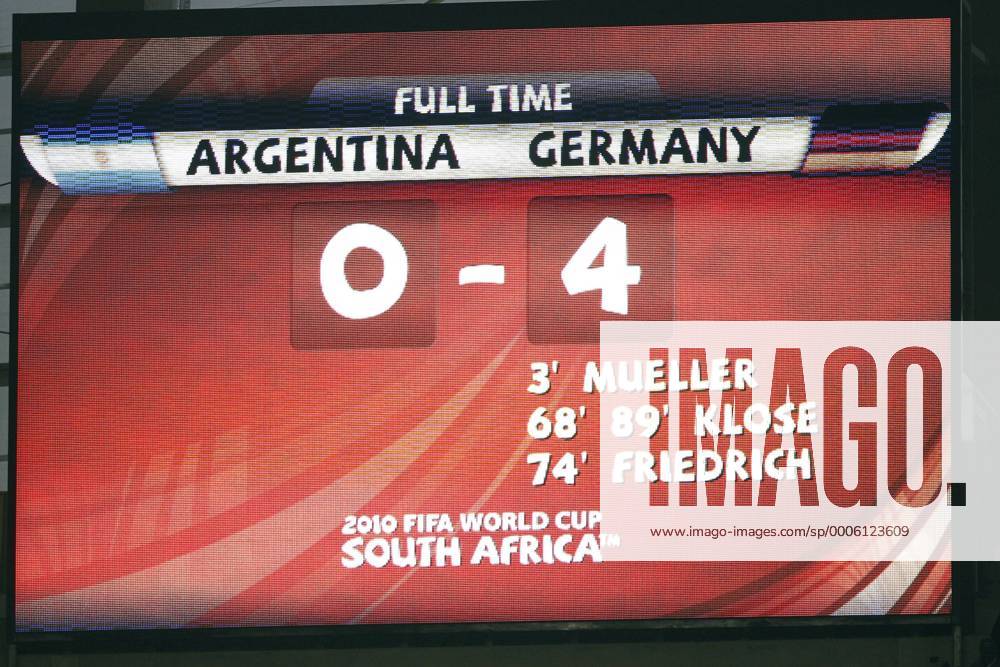 VIERTELFINALE, ARGENTINIEN - DEUTSCHLAND 0-4 Die Anzeigetafel mit dem Endergebnis -
