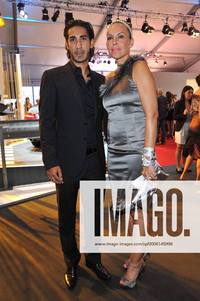 Natascha Ochsenknecht mit ihrem Partner Umut Kekilli bei der Modenschau von Guido Maria Kretschmer am 7.7.2010 im Rahmen der Mercedes Benz Fashion Week Berlin Spring Summer 2011 Guido Maria Kretschmer Modenschau, Fashionweek, 2010
