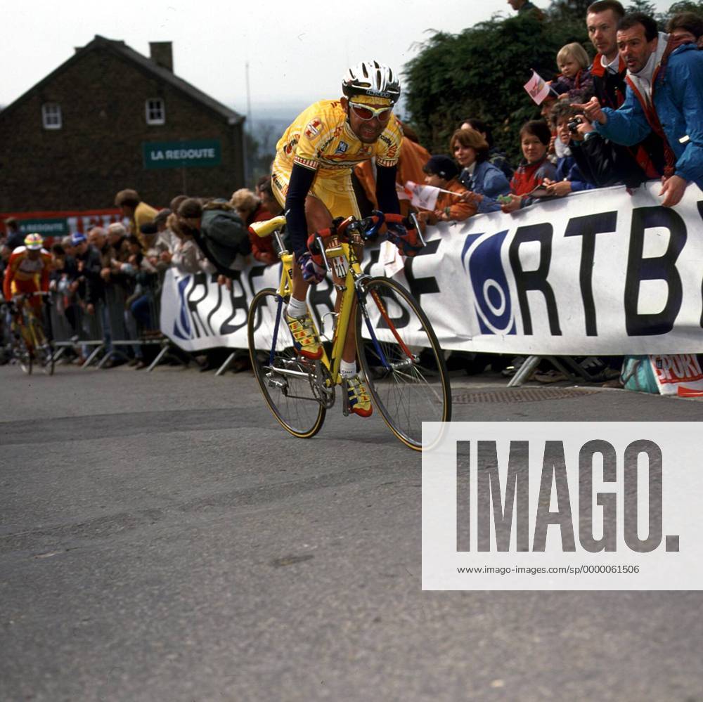Der Italiener Marco Pantani auf der Strecke Radsport Herren Wallonischer Pfeil 1997, Straßenradsport, Radrennsport, Straßenrennen Einzelbild Anstrengung, Dynamik,