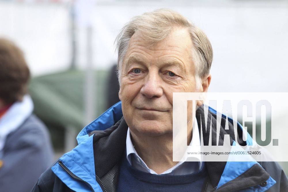 Eberhard Diepgen, 80. Geburtstag am 12. November Eberhard Diepgen beim Europafest der Berliner CDU anlässlich der Europawahl am Breitscheidplatz am 14.05.2014 in Berlin. Angela Merkel besucht Europafest der Berliner CDU
