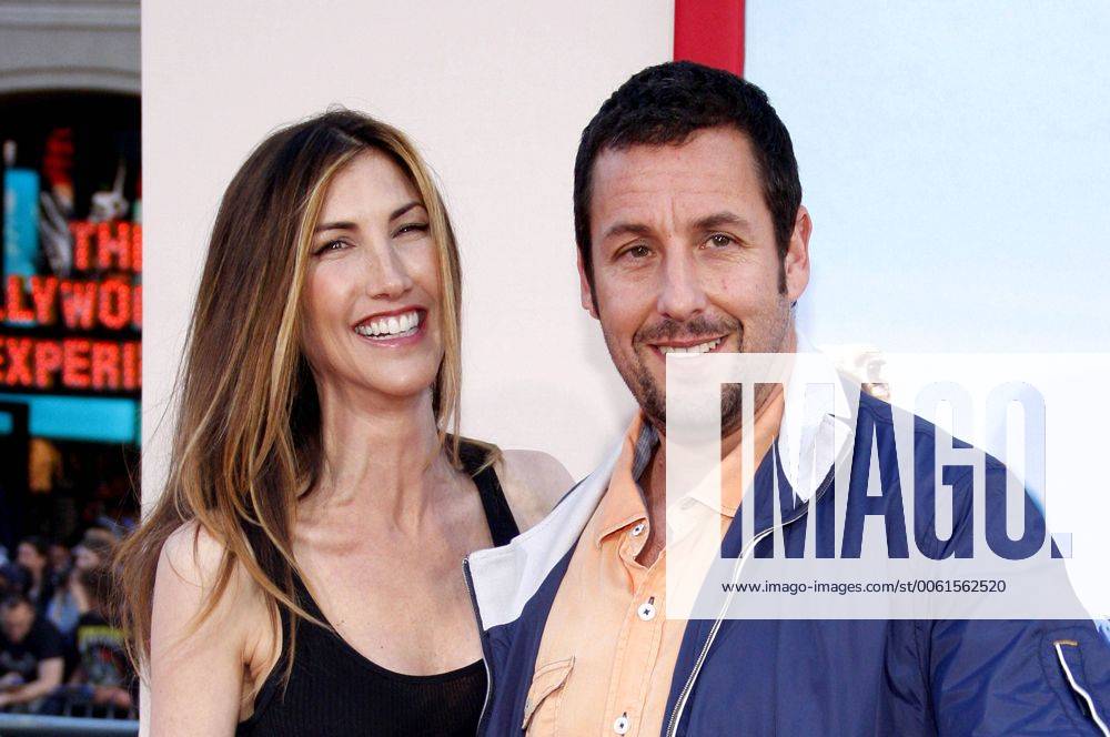 Adam Sandler und seine Ehefrau Jacqueline Samantha Titone bei der Blended Kino Premiere am 21.05.2014 in Hollywood Blended Los Angeles Premiere in Hollywood, 2014