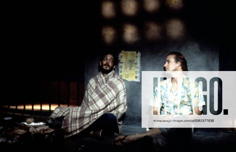 OSCARS. Bester Hauptdarsteller. Preisträger 1981-1990 Raul Julia, William hurt Der homosexuelle Haeftling Molina (William Hurt) wird im Gefaengnis einer suedamerikanischen Militaer- diktatur als Spitzel auf den politischen Gefangenen Valentin (Raul Julia) angesetzt. 1985 UnitedArchives01351171