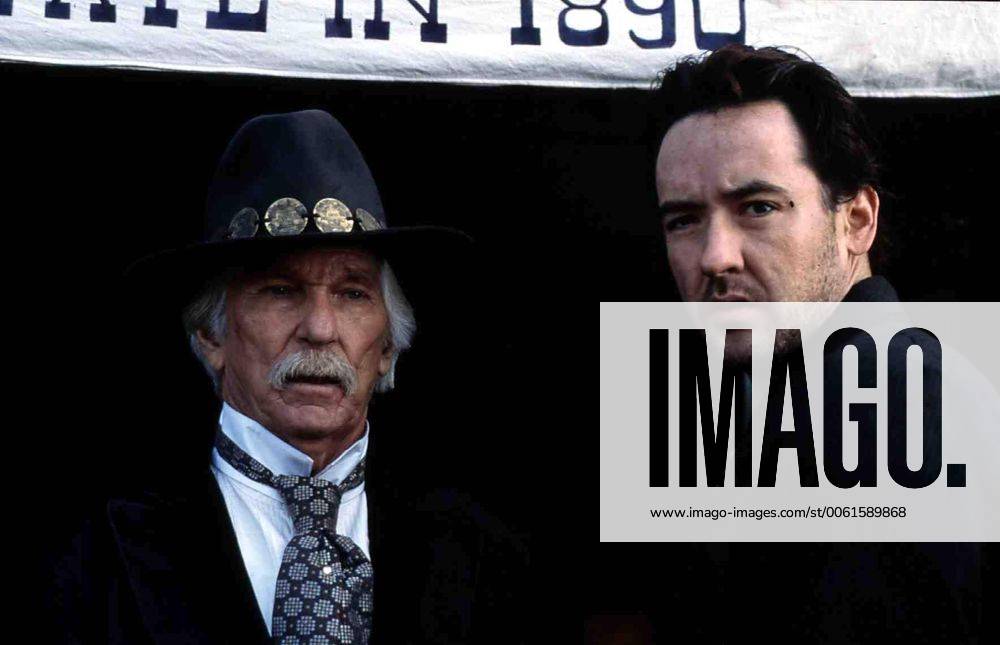 Henry Ballard (L. Q. Jones), Myrl Redding (John Cusack) 1999 UnitedArchives01355662