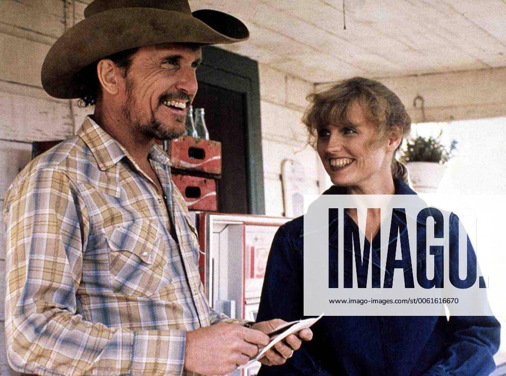 OSCARS. Bester Hauptdarsteller. Preisträger 1981-1990 Robert Duvall, Tess Harper Nachdem er sich von seiner Frau getrennt hat, nimmt Countrysaenger Mac Sledge (Robert Duvall) einen Job bei Rosa Lee (Tess Harper) an. 1983 UnitedArchives01366804