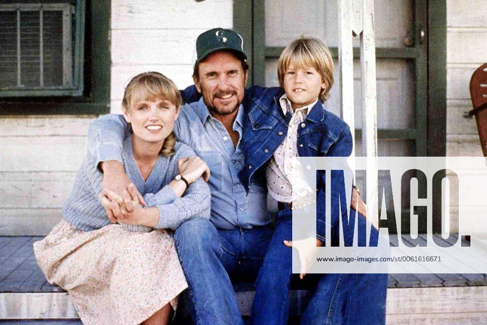 OSCARS. Bester Hauptdarsteller. Preisträger 1981-1990 Tess Harper, Robert Duvall, Allan Hubbard Mac (Robert Duvall,m) und Rosa (Tess Harper) verlieben sich, ganz im Sinne von Rosas Sohn Sonny (Allan Hubbard), der gern einen neuen Vater haette. 1983 UnitedArchives01366805
